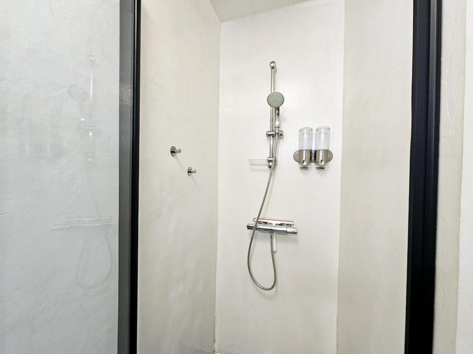 Refuge Urbain - Ideal Pro, Familles & Amis - Le Calme En Hypercentre - Wifi Haut Debit - Netflix - Machine A Laver - Gare, Cathedrale, Commerces, Restaurants & Transports En Commun A Moins De 10 Minutes A Pied Reims Eksteriør billede