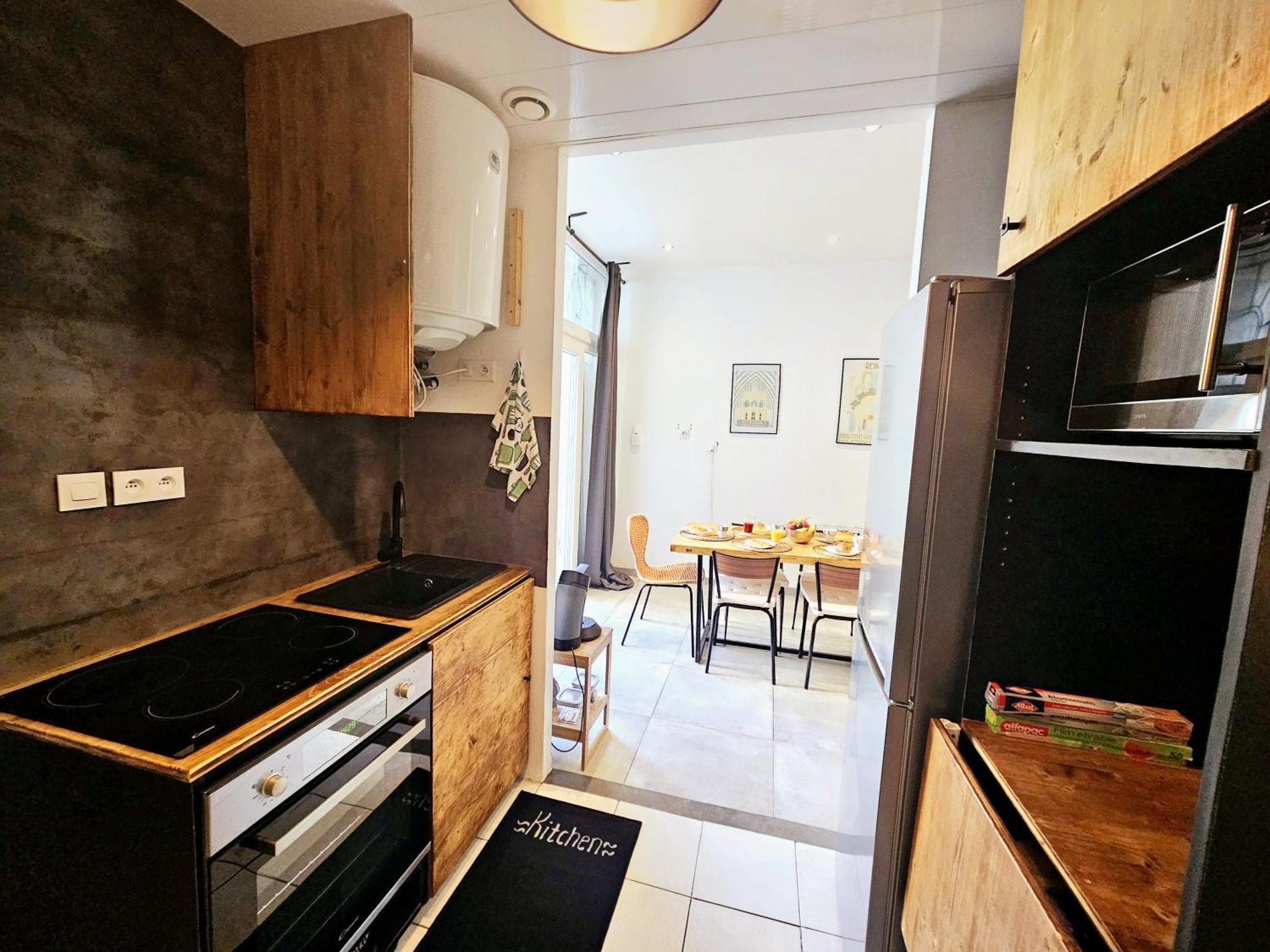 Refuge Urbain - Ideal Pro, Familles & Amis - Le Calme En Hypercentre - Wifi Haut Debit - Netflix - Machine A Laver - Gare, Cathedrale, Commerces, Restaurants & Transports En Commun A Moins De 10 Minutes A Pied Reims Eksteriør billede